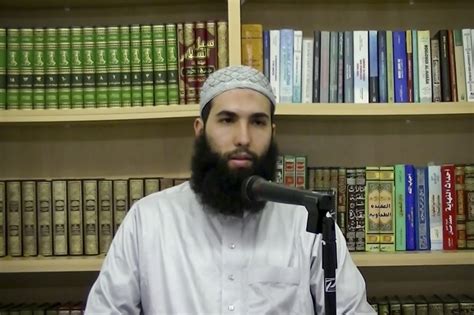 Imam is an islamic leadership position. Un imam radical prêchera aux jeunes Montréalais