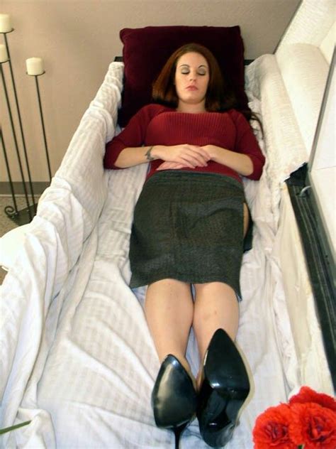 Pin By James White On Pin Shot Female Bodies Funeral Beautiful Bodies