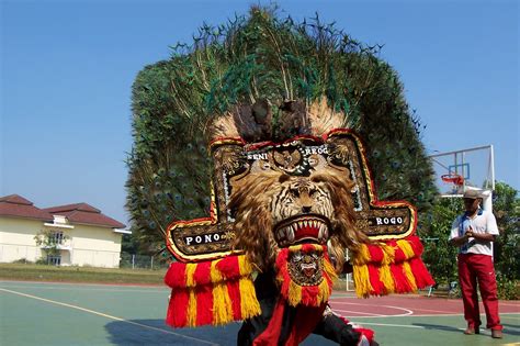Papar mempunyai 17 desa/kelurahan yaitu: PONOROGO KOTA REOG: Cerita asal mula Reog Ponorogo