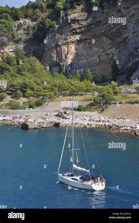 Boor Segelboot Küste Felsenküste Porto Venere Portovenere Italien