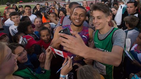 He was also part of the 4x100m relay team that won bronze. Andre De Grasse takes mob in stride at Harry Jerome Classic | Jerome, Triathlon