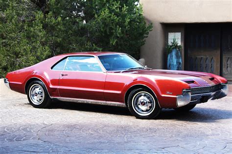 The Oldsmobile Toronado Made Front Wheel Drive Cool Muscle Car Monday