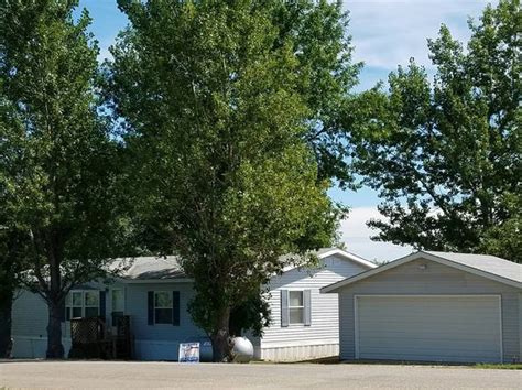 Make the south waterfront home just in time for summer! South Dakota Waterfront Homes For Sale - 36 Homes | Zillow