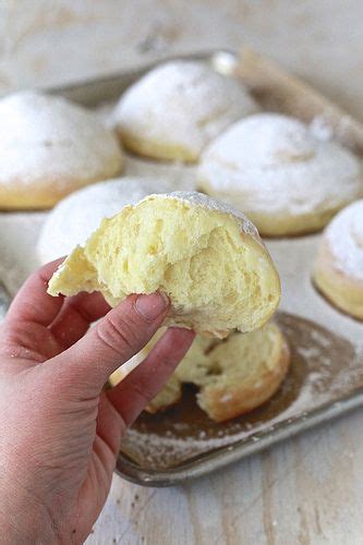 Pan de mallorca is a sweet bread from puerto rico. Mallorca Bread: Soft Puerto Rican Sweet Bread Rolls ...