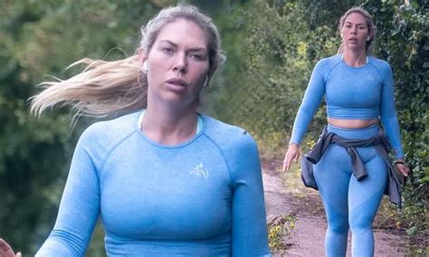 Towie S Frankie Essex Showcases Her Enviable Curves As She Steps Out In Figure Hugging Gym Gear