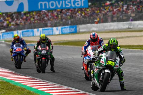 Vinales il più veloce sotto la pioggia, rossi 17°, cade marquez. Foto Orari MotoGP Assen 2018 - Diretta e qualifiche e gara ...