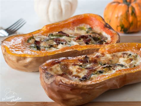 Par la suite, la recette a été adaptée grâce aux bonnes idées de matthias et à son papa qui fait pousser les butternuts dans son jardin ! Courge butternut farcie (crème, lardons, poireau) | La Cuisine d'Adeline