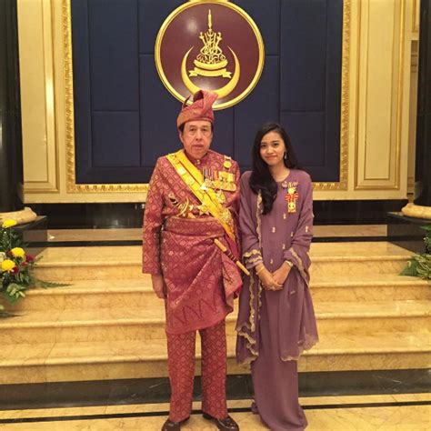 Raja muda sulaiman ibni almarhum raja muda musa, the grandson of sultan abdul samad rose to the throne, taking the title sultan alaeddin sulaiman shah on 1898 as the fifth sultan of selangor. Tatlergrams of the Week: Tengku Amir Shah's installation ...