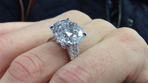 Before you can figure out where you should buy your. 10 carat diamond engagement ring Buy diamond with Bitcoin ...