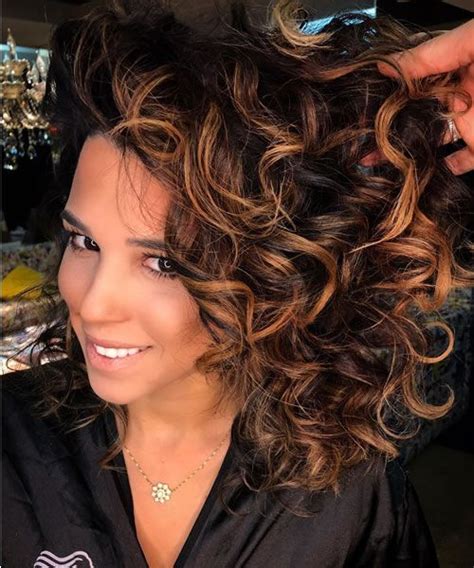 20 naturally curly hair highlights lowlights fashion style