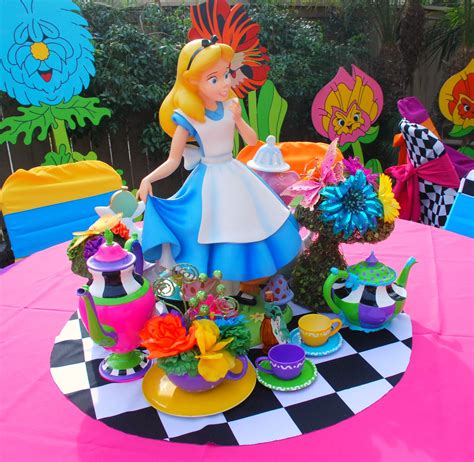 Pin By Ash On Fiesta Abby Alice In Wonderland Tea Party Birthday
