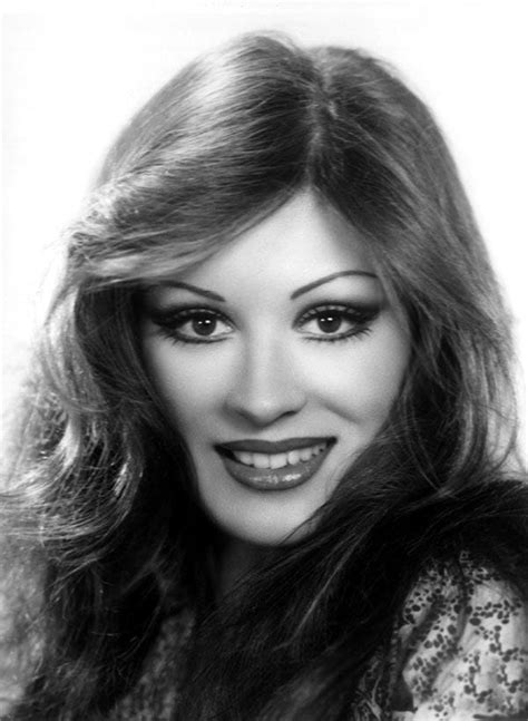 Güzel oyuncu erler film'in yapımcısı türker i̇nanoğlu ile sadece yakınlarının katıldığı sade bir törenle 1974 yılında dünya evine girdi. Picture of Gulsen Bubikoglu