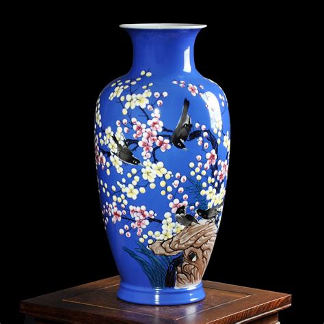 Modern Jingdezhen Ceramics Enamel Porcelain Vase Hand Painted Magpie On