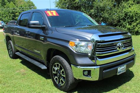 Pre Owned 2017 Toyota Tundra 4wd Sr5 Crew Cab Pickup In Gloucester