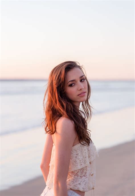 Senior Portraits Beach Photo Shoot Senior Pictures At The Beach Women Photography Poses