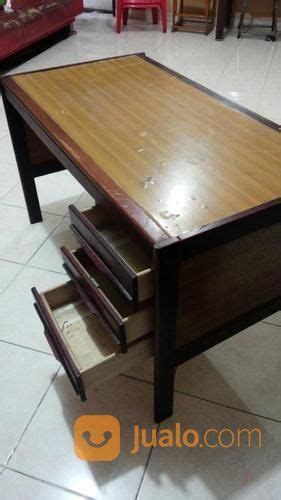 Meja dan kursi kantor tentu menjadi kebutuhan vital bagi sebuah kantor. Di Beli Meja Kantor Bekas | Yogyakarta | Jualo