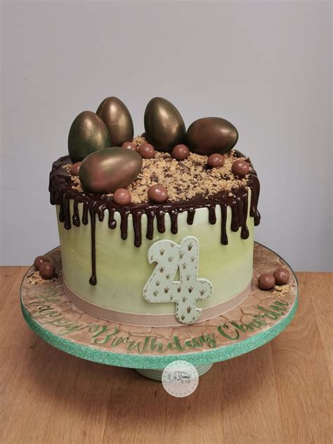 Dinosaur themed chocolate drip cake, boys birthday cake in 2020