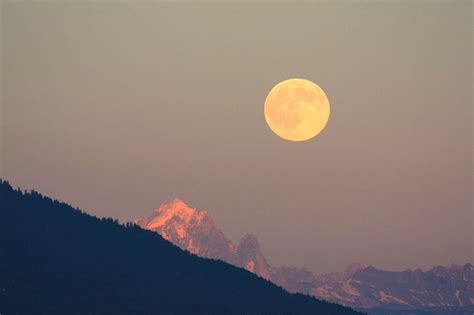 Esplaobs Full Moon Rise Taken By Mark Williams On July 19 2016