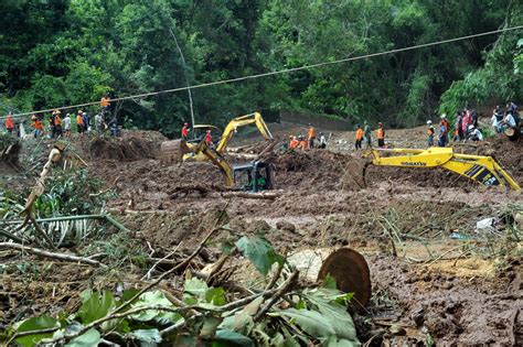 Toll In Indonesia Floods Landslides Reaches 89 Asian Lite Uae