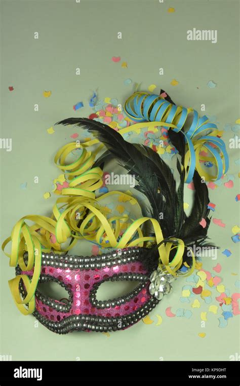 Carnival Maskconfetti And Streamer Stock Photo Alamy