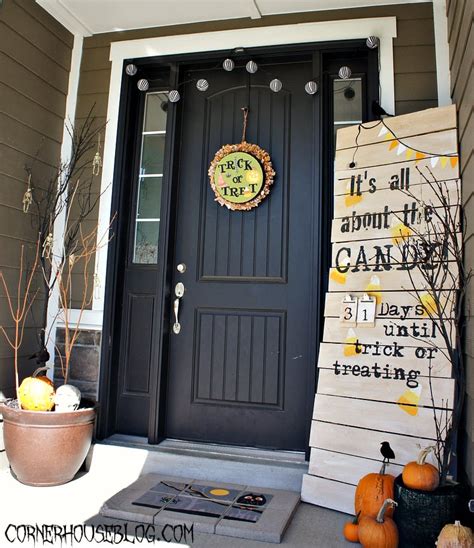 14 Fall And Halloween Porch Decor Ideas Embellishmints
