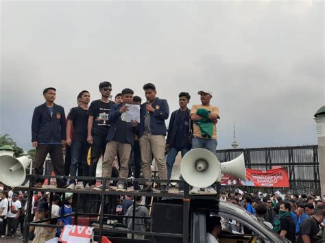 Demo Di Depan Dpr Pami Nilai Hak Angket Keliru