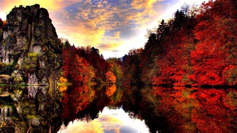 Красочная осень у горного озера обои для рабочего стола картинки фото