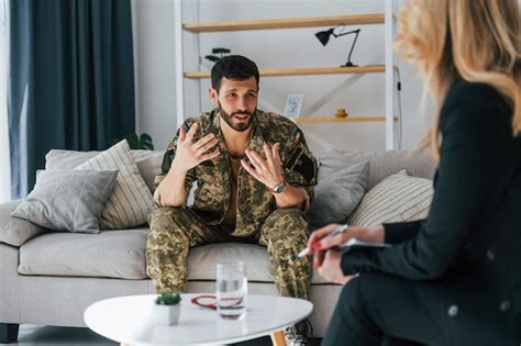 Premium Photo Soldier Have Therapy Session With Psychologist Indoors