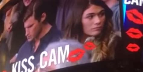 Watch What This Woman Did When A Guy Wouldn T Kiss Her On The Kiss Cam Kiss Cam Best Kisses Kiss