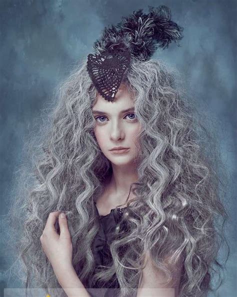 22 Inch Concise Long Gray Curly Chic Wig Hairstyle For Women