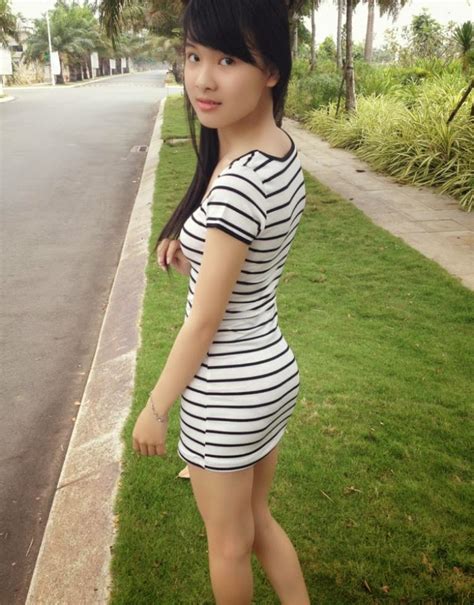 Enjoy The Blossoming Body Of A Vietnamese Teen Girl The