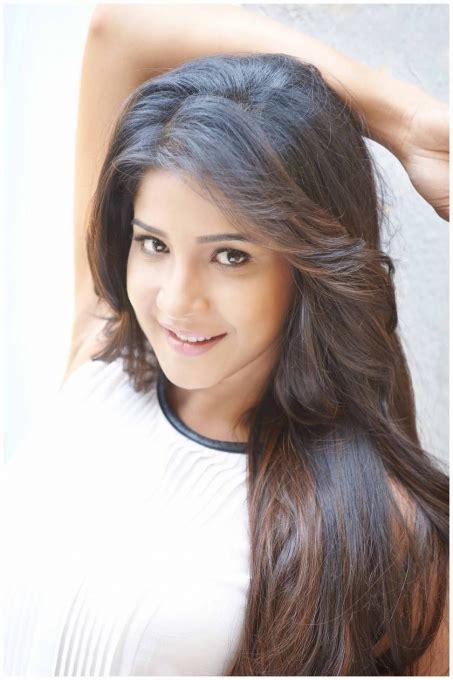 South Actress Sakshi Agarwal Beautiful Photos Gallery Indian Girls Pic