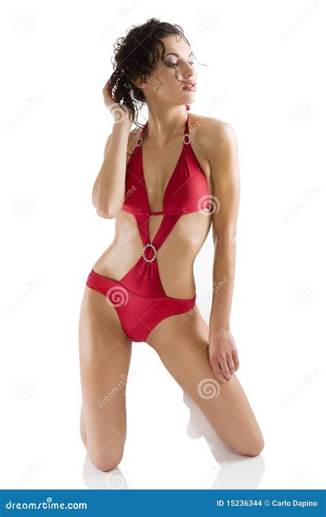 Mädchen Mit Rotem Badeanzug Stockfoto Bild von strand frau 15236344