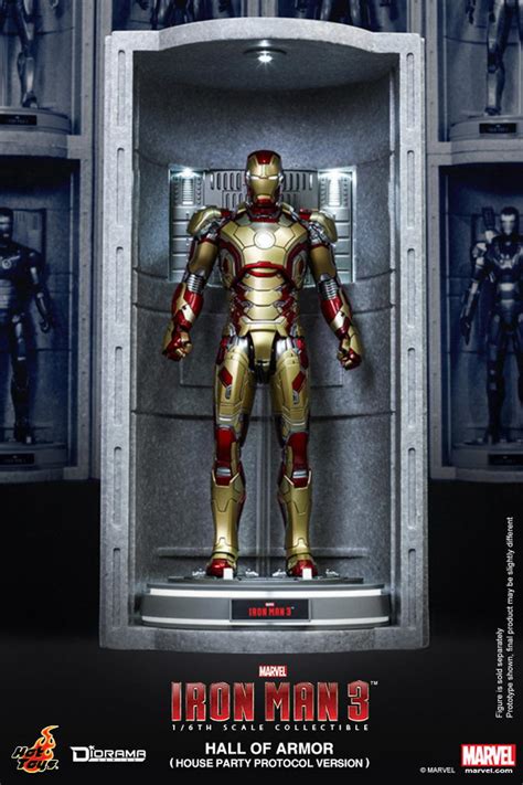 The iron man armor has changed a lot over the course of the last decade. Hot Toys - IRON MAN 3: 1/6th scale Hall of Armor (House ...