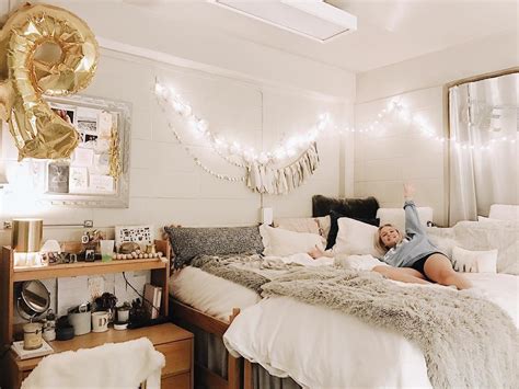 Pinterest Hannahpure☼ Dorm Bedroom College Dorm Rooms Room Ideas Bedroom Living Room Decor