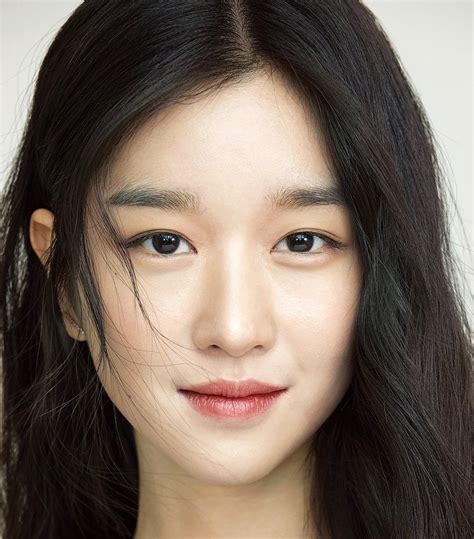 Seo ye ji is able to speak fluent spanish, which she has demonstrated quite a number of times in interviews, variety shows and dramas. Seo Ye Ji : ohMyDrama.com
