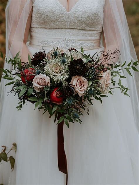 27 Winter Wedding Bouquet Ideas That Are Chic Yet Festive