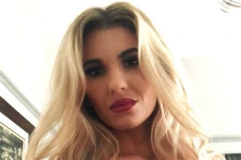 Paddy Mcguinness Wife Teases Topless Flash In Bathtime Spectacular