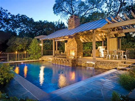20 Lavish Poolside Outdoor Kitchen Designs