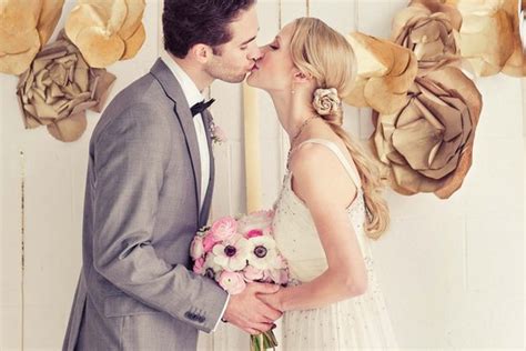 Nye Wedding Inspiration Glittery Gold Bride And Groom Kiss