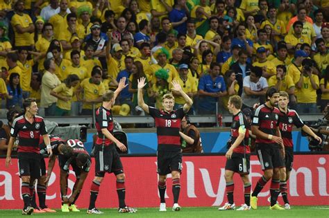 للإشارة فقد تجاوز المنتخب التشيلي عقبة المرشح الأبرز للفوز باللقب المنتخب البرتغالي بركلات نهاية مباراة النهائي أمام المنتخب التشيلي مشيرا إلى أن كأس القارات هي بطولة مميزة ولكن كلا من إيطاليا وأسبانيا والأرجنتين والبرازيل هي. صور الاعب توني كروس في مباراة المانيا والبرازيل - منتديات ...