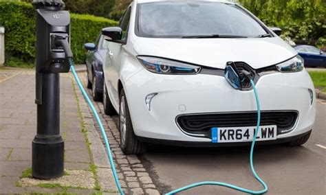 Heres All You Need To Know About Charging An Electric Car Cash Roadster