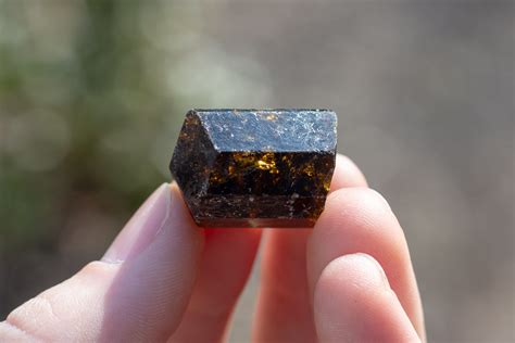 Dravite Brown Tourmaline Meanings And Crystal Properties The