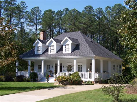 Plan 5669TR: Adorable Southern Home Plan | Southern house plans, Southern style homes, Southern 