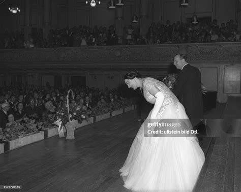 Renata Tebaldi Enjoying Applause At Tonhalle Zurich 1958 News Photo