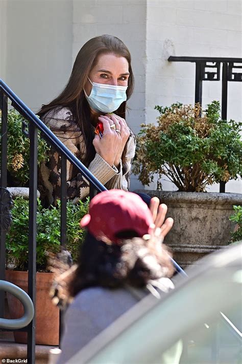 Brooke Shields Crosses Her Fingers In The Good Luck Sign As She