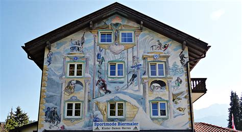 Das haus liegt am ortstrand von kochel, direkt am see. Das Rosi Mittermaier-Haus in Garmisch-Partenkirchen Foto ...
