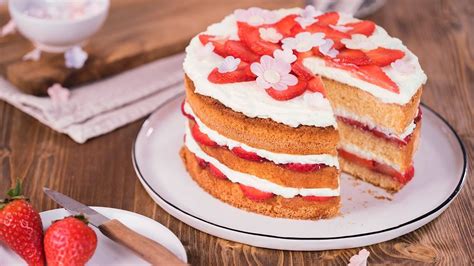 Rezept Victoria Sponge Cake Mit Erdbeeren Von Dr Oetker Victoria