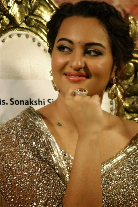 Download South Indian Actress Sonakshi Sinha Looks Gorgeous In Saree At Telugu Film ‘lingaa
