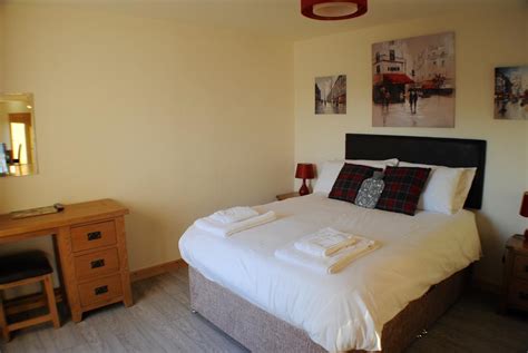 Nottingham castle is 9.9 miles from fairview farm log cabins & holiday accommodation set in 88 acres in nottingham. Fairview Log Cabins, Nottingham - UK Hotels and Breaks
